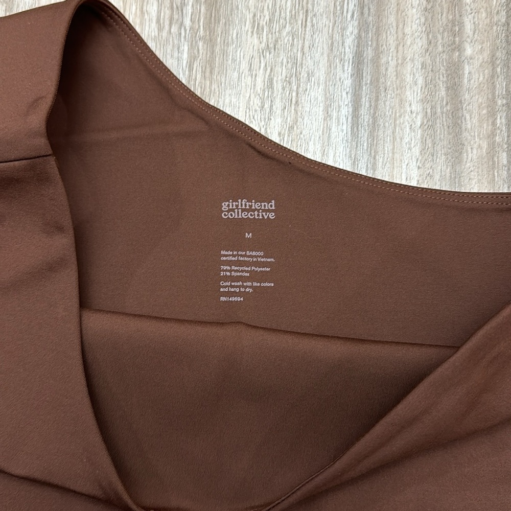 NWT Girlfriend Collective Bianca One Shoulder Bra in color earth size medium - Picture 2 of 8